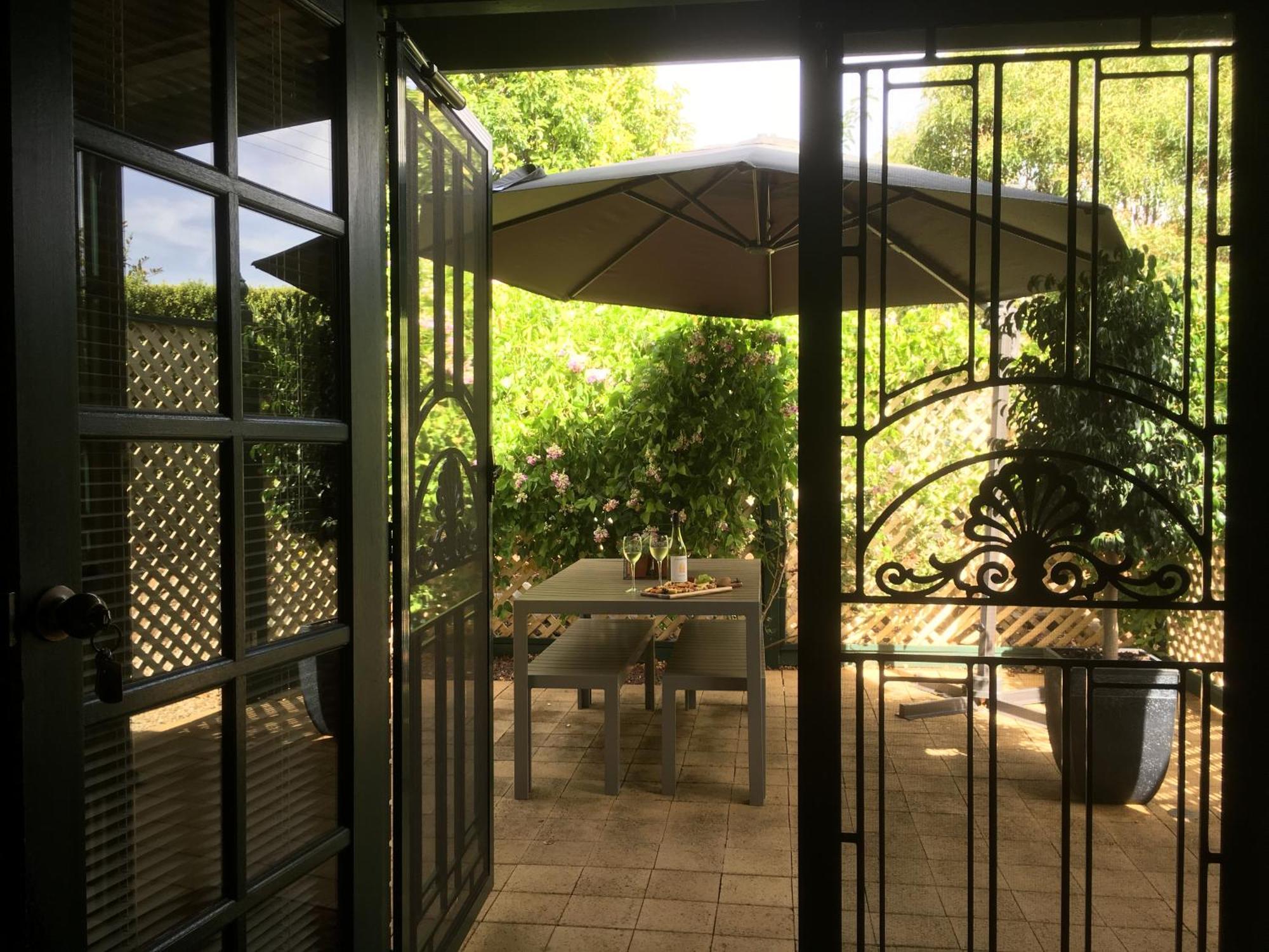 Wine And Roses Bed And Breakfast Adelaida Exterior foto